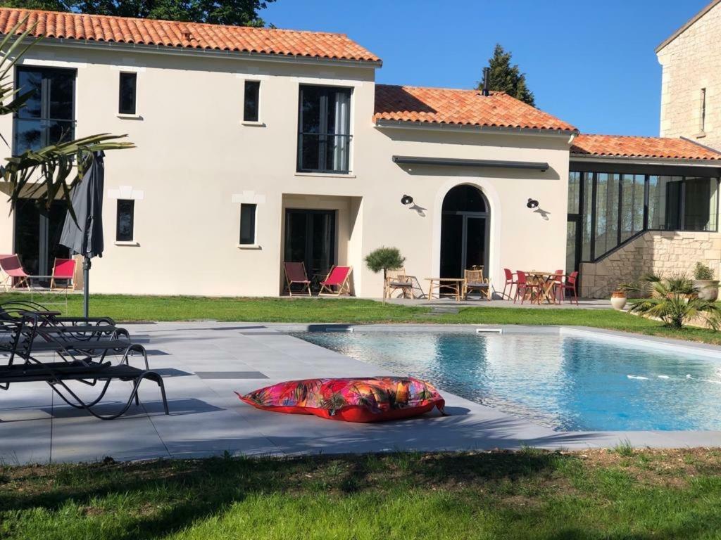 L Esprit Du Clain Chambres D Hotes Bandb De Standing Proches Du Futuroscope Golf Et Lac De St Cyr Naintre Экстерьер фото