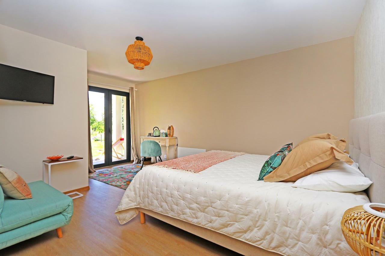 L Esprit Du Clain Chambres D Hotes Bandb De Standing Proches Du Futuroscope Golf Et Lac De St Cyr Naintre Экстерьер фото