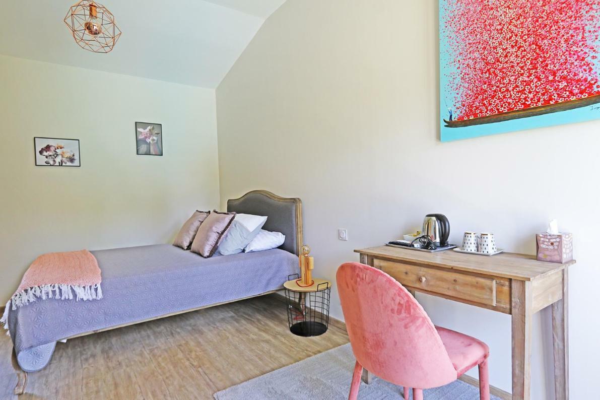 L Esprit Du Clain Chambres D Hotes Bandb De Standing Proches Du Futuroscope Golf Et Lac De St Cyr Naintre Экстерьер фото